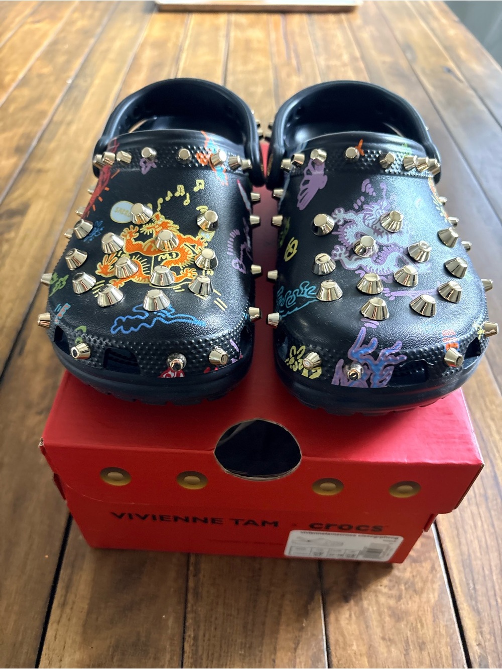 Vivienne Tam x Crocs colab Limited Edition Rare ! Sold out size 7w NWB - Picture 4 of 10